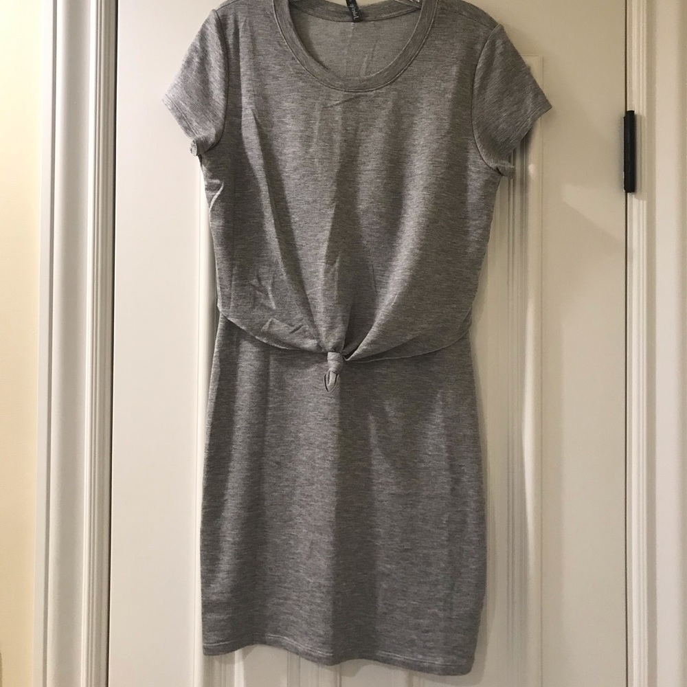 T-shirt dress with tie